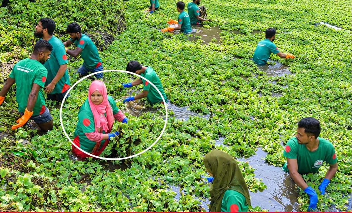 দাপ্তরিক গণ্ডি পেরিয়ে পুকুরে ইউএনও, পরিচ্ছন্নতা অভিযানে প্রশংসায় ভাসছেন ফরিদা সুলতানা